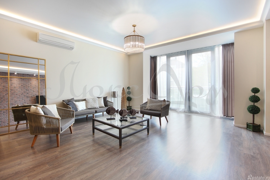 Продажа 3-комн квартиры на вторичном рынке Хилков пер., 5