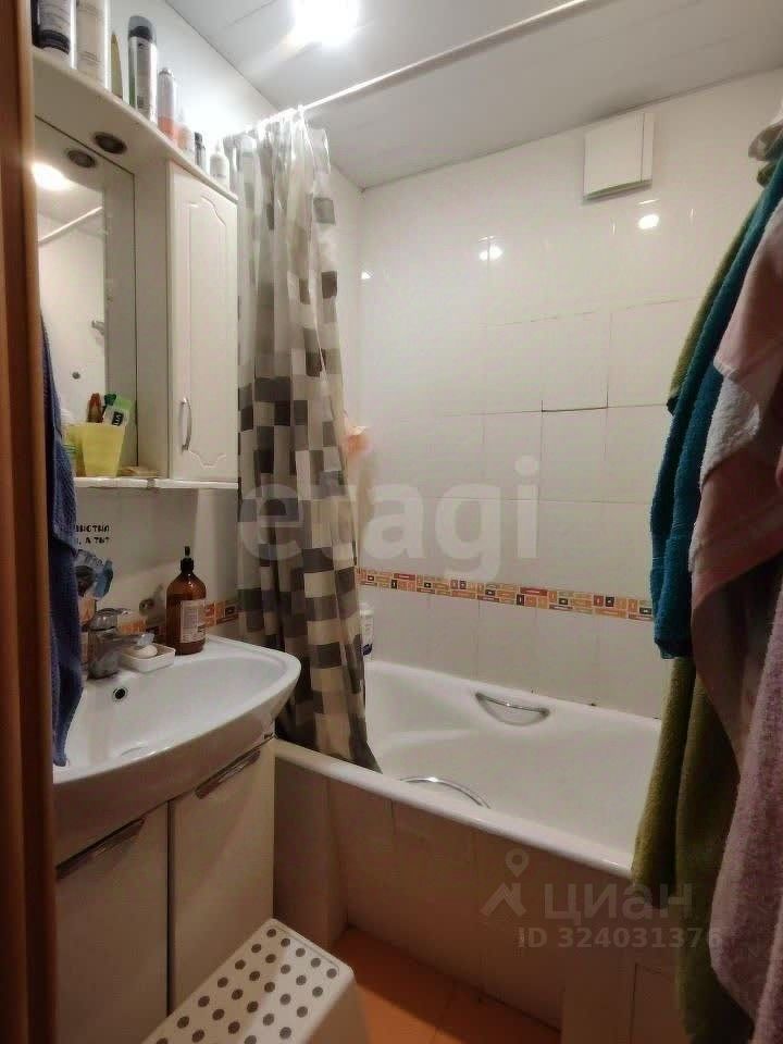 Продажа 2-комн квартиры на вторичном рынке Живописная улица, 17К2