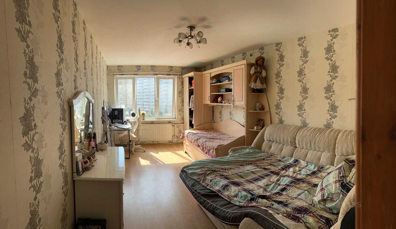 Продажа 2-комн квартиры на вторичном рынке Богатырский проспект, 57к1