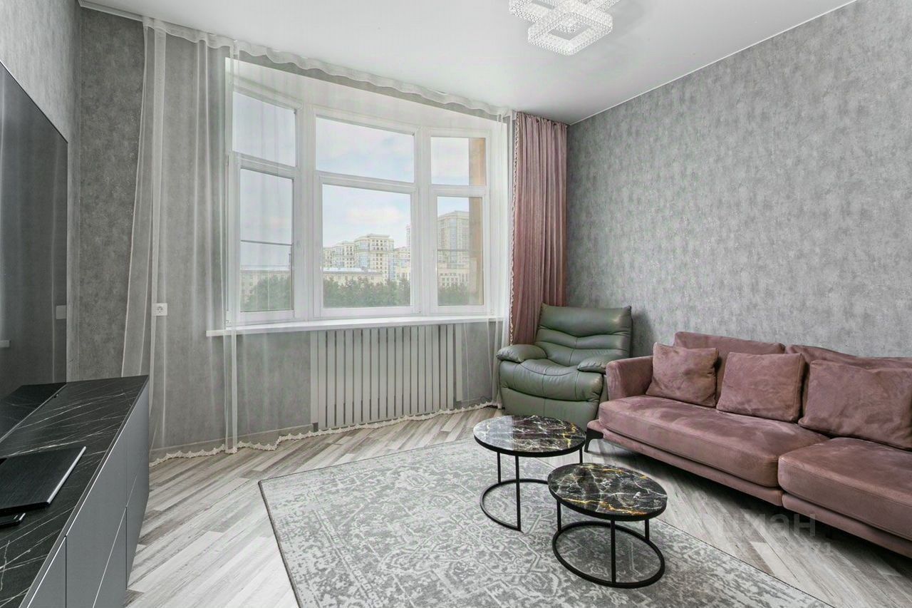 Продажа 2-комн квартиры на вторичном рынке улица Типанова, 3