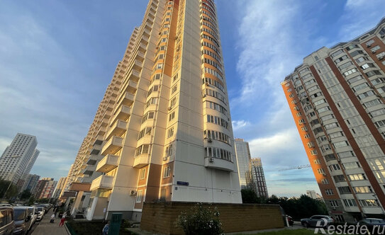 Продажа 2-комн квартиры на вторичном рынке Очаковская Б. ул,  д. 3