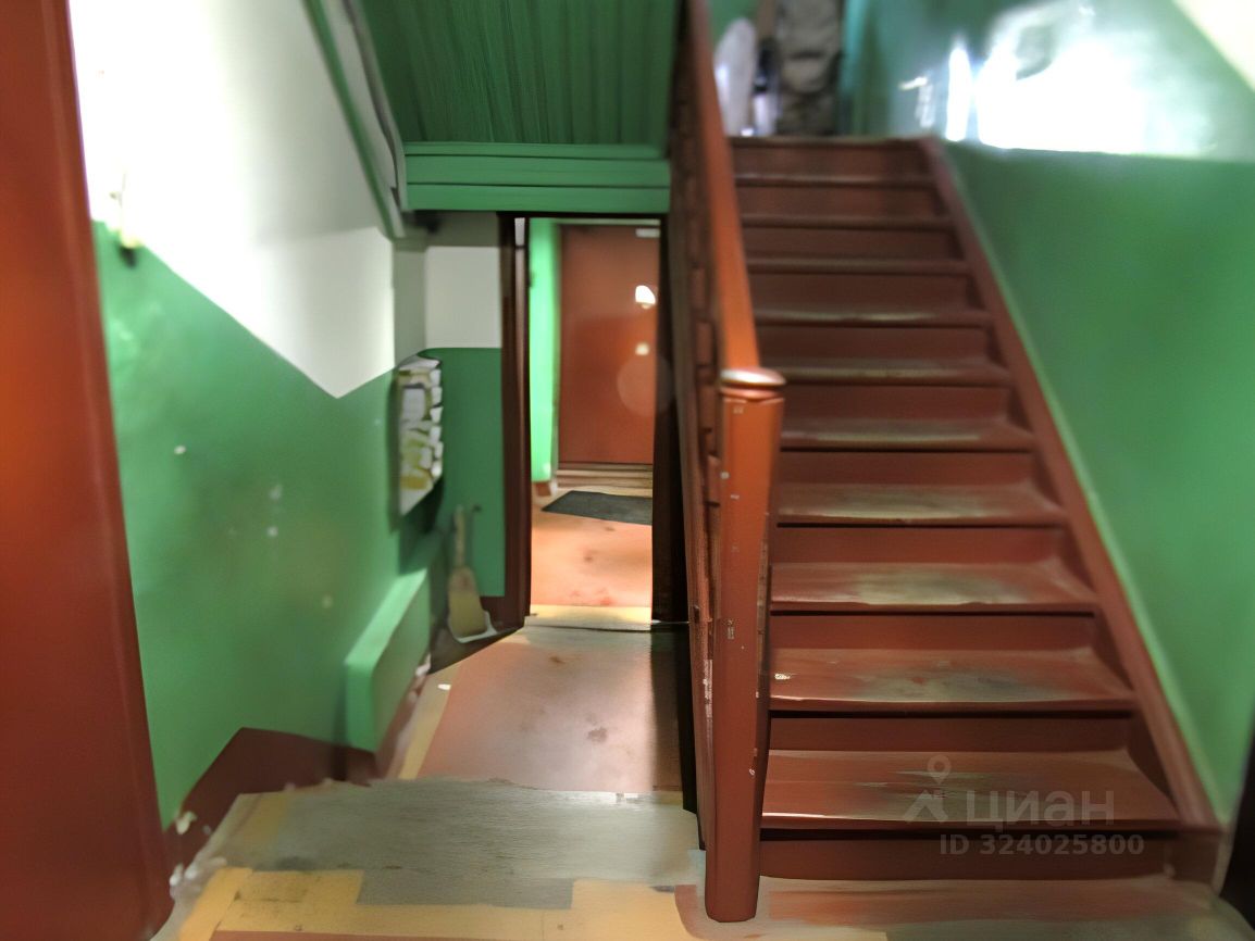 Продажа 2-комн квартиры на вторичном рынке улица Коммуны, 54к2