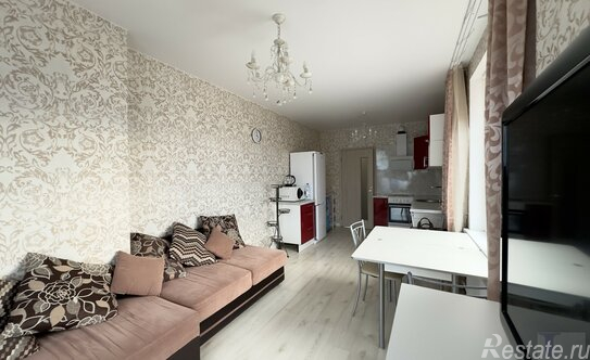 Продажа 3-комн квартиры на вторичном рынке бульвар Головнина,  д. 10