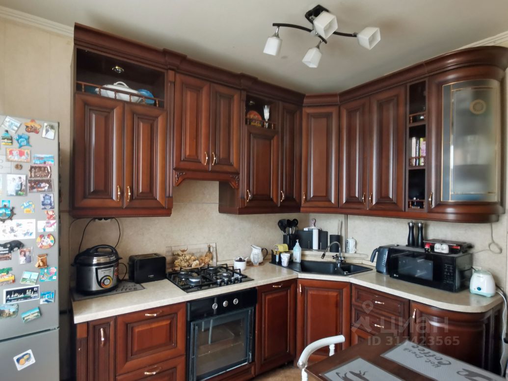 Продажа 3-комн квартиры на вторичном рынке Нарвский проспект, 27