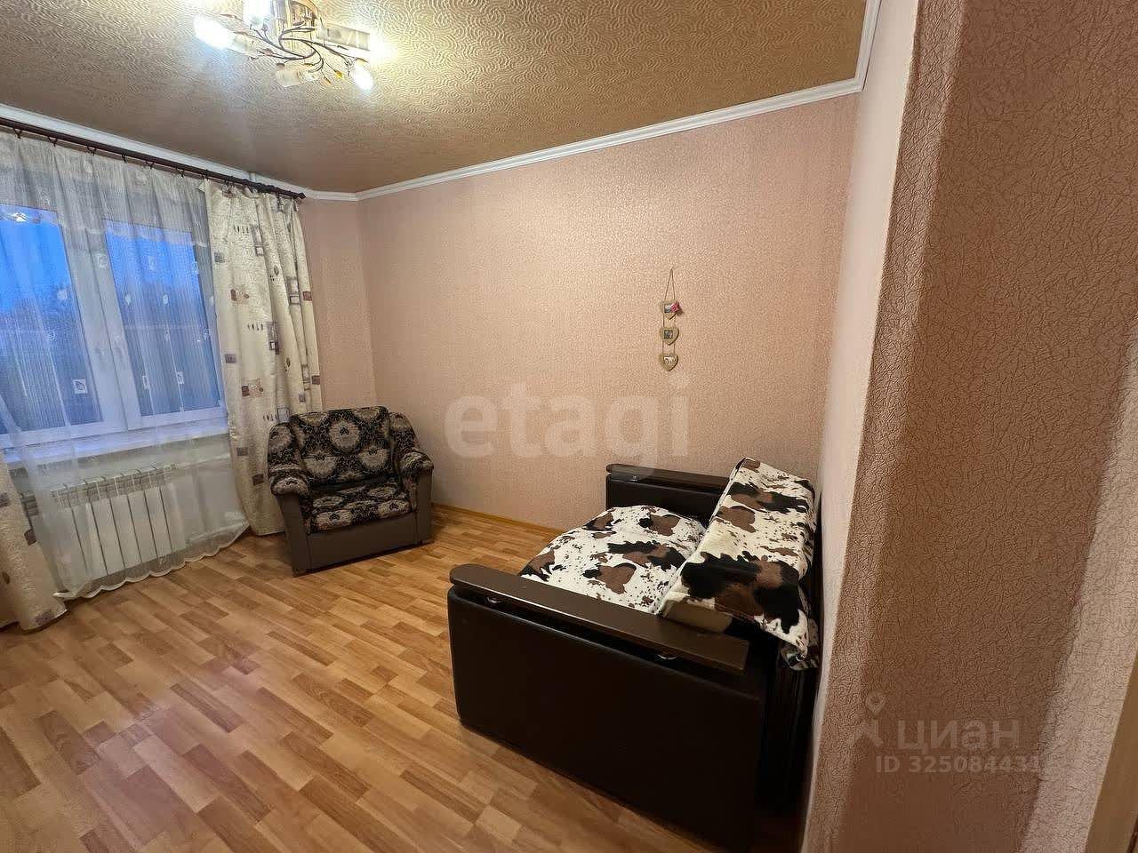 Продажа 2-комн квартиры на вторичном рынке Волхов, улица Нахимова, 5