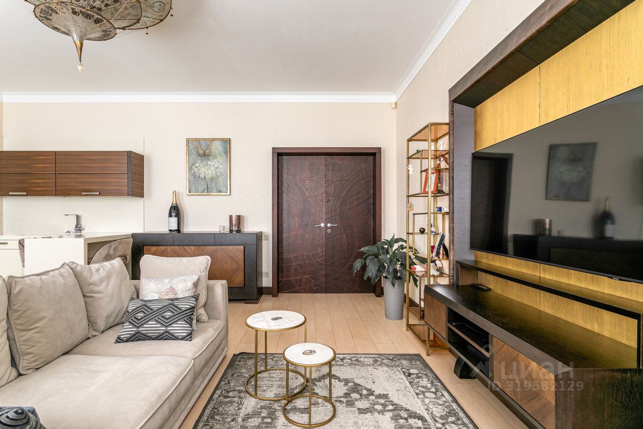 Продажа 3-комн квартиры на вторичном рынке Каменноостровский проспект, 40а