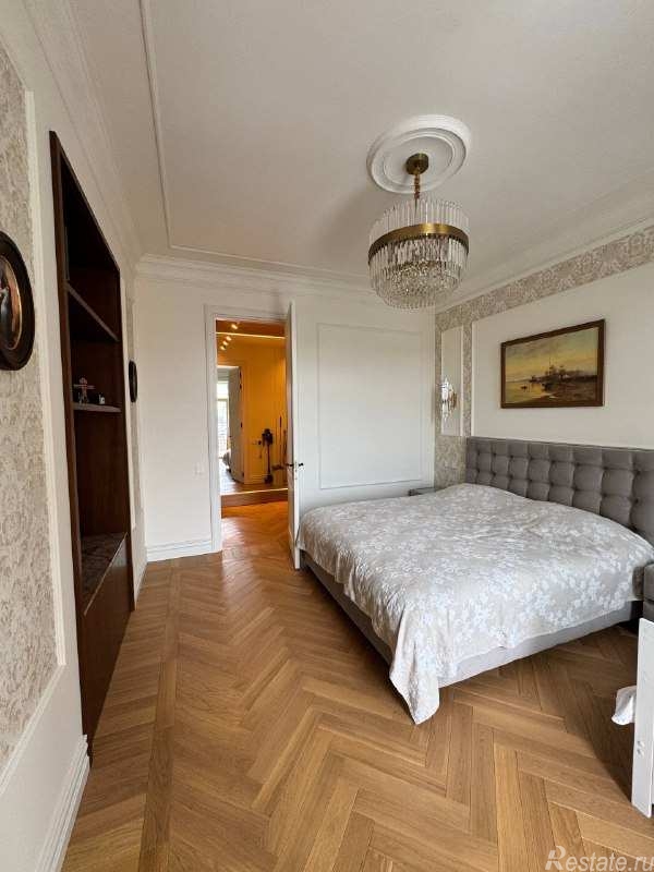 Продажа 2-комн квартиры на вторичном рынке Маршала Бирюзова ул,  д. 8,  к. 1