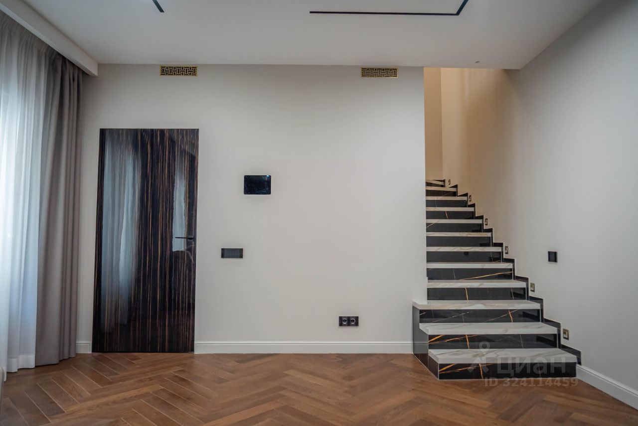 Продажа 3-комн квартиры на вторичном рынке Петроверигский переулок, 6-8-10С5