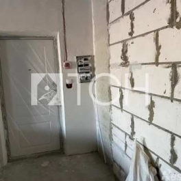 Продажа 2-комн квартиры на вторичном рынке Свердловский, Строителей ул,  д. 3