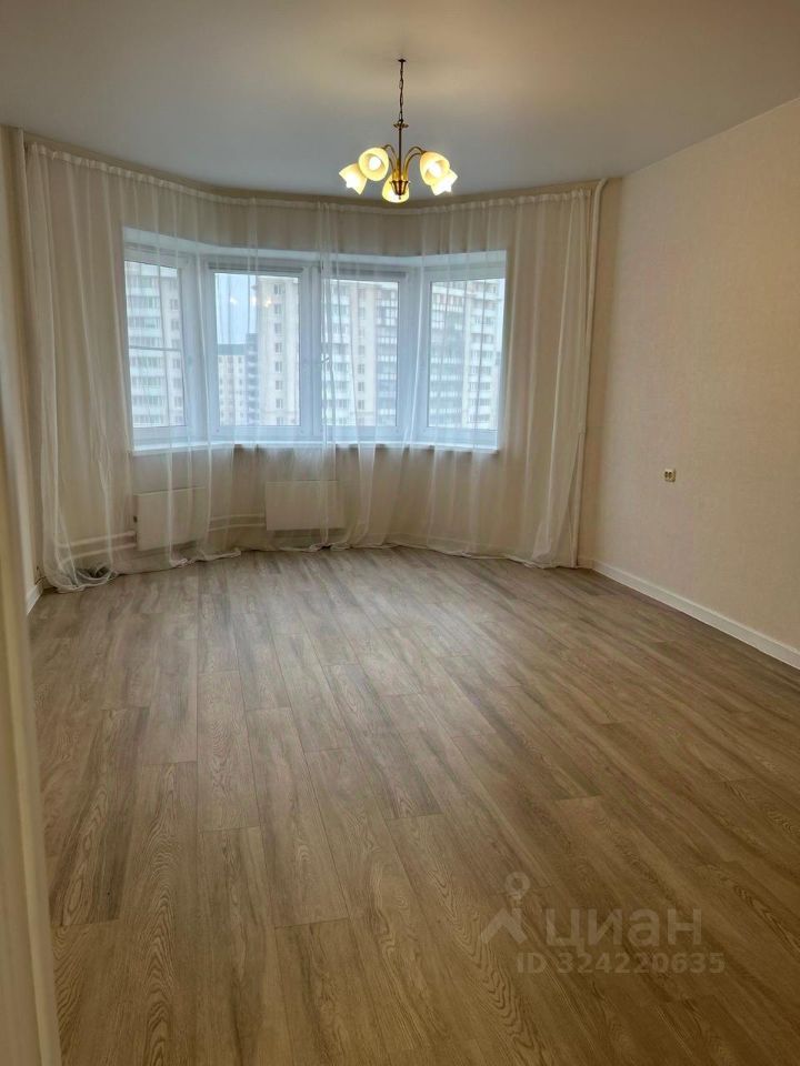 Продажа 1-комн квартиры на вторичном рынке Комендантский проспект, 12к1