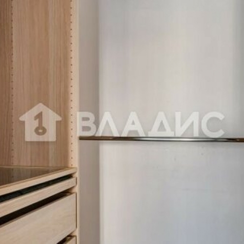 3-комн квартира Днепропетровская улица,  д. 3 к1