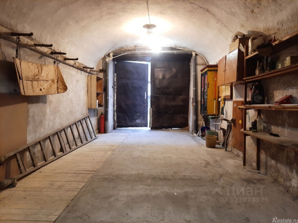 Аренда гаража Вознесенский проспект,  д. 2