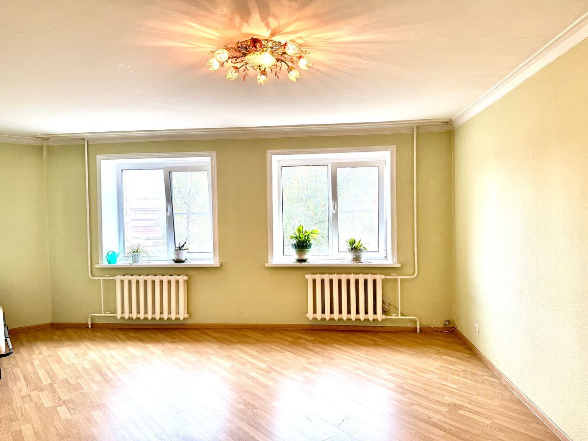 Продажа 2-комн квартиры на вторичном рынке Западный мкр, улица 25 лет Октября, 9