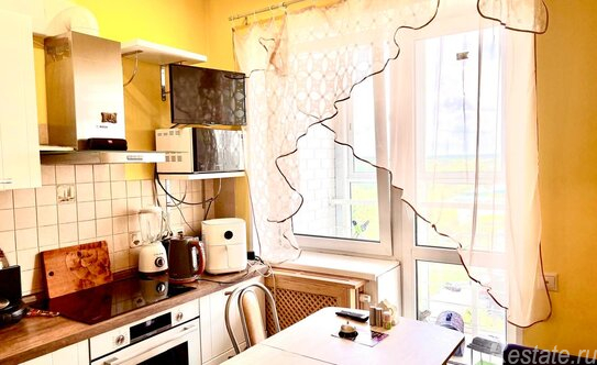 Продажа 2-комн квартиры на вторичном рынке Опалиха, улица Пришвина,  д. 7