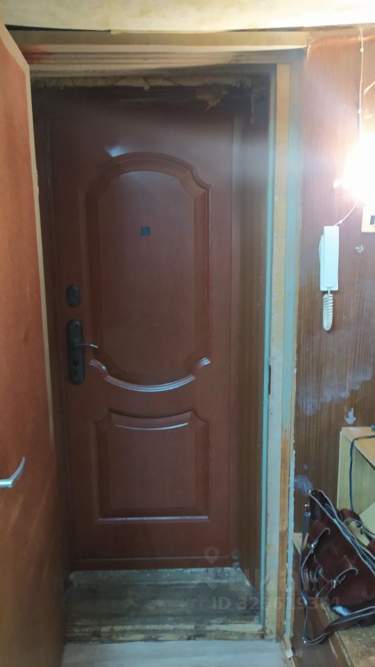 Продажа 2-комн квартиры на вторичном рынке пос. Первомайское, улица Ленина, 38