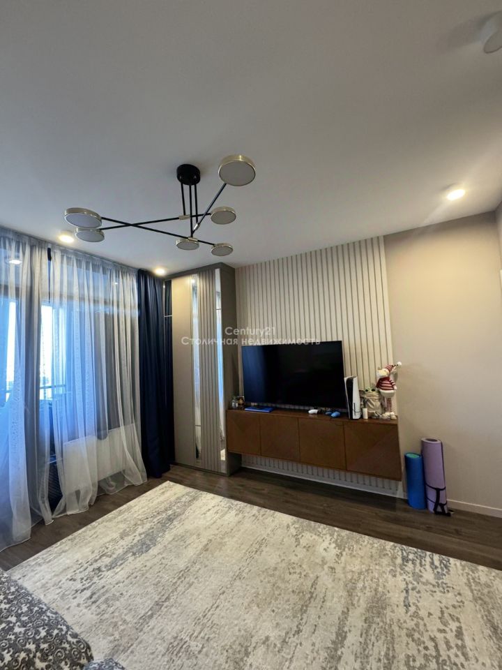 Продажа 2-комн квартиры на вторичном рынке улица Поляны, 5