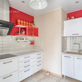 Продажа 4-комн квартиры на вторичном рынке Петровский пр-кт,  д. 26,  к. А