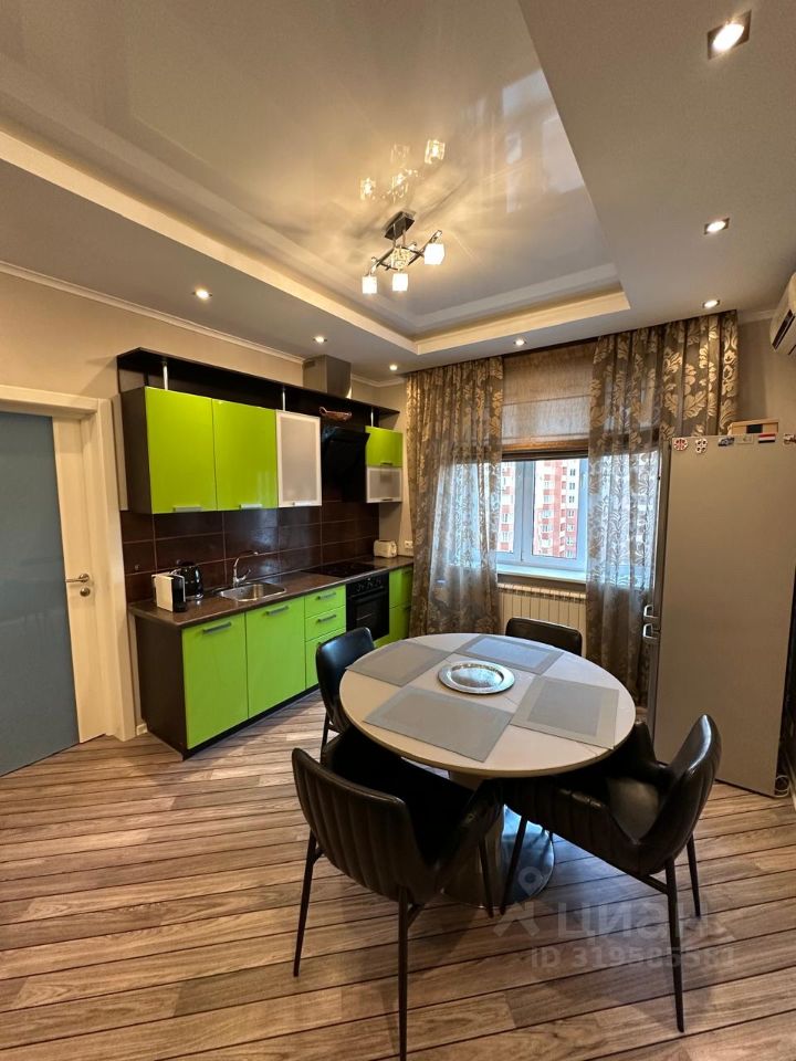 Аренда 3-комн квартиры на вторичном рынке Юбилейный мкр, улица Ленинская, 14