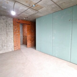 Продажа 4-комн квартиры на вторичном рынке Дружинниковская улица,  д. 15