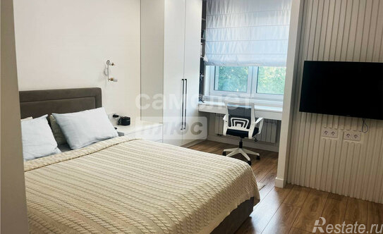 Продажа 1-комн квартиры на вторичном рынке улица Красная Сосна,  д. 3А