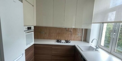 4-комн квартира улица Добролюбова,  д. 23