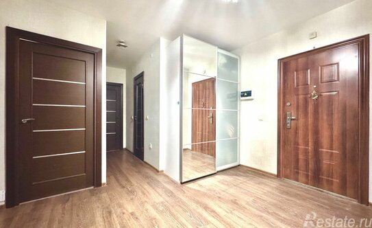 Продажа 3-комн квартиры на вторичном рынке улица Оптиков