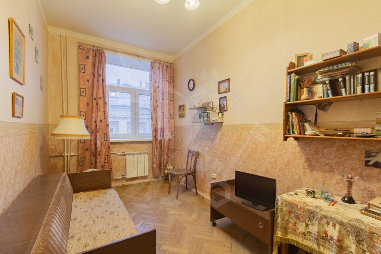 Продажа 3-комн квартиры на вторичном рынке Большой Трехсвятительский переулок, 1