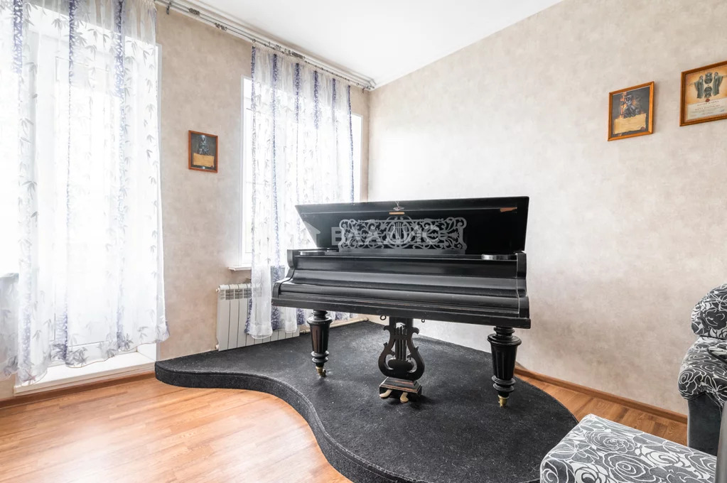 3-комн квартира ул. Ткачей,  д. 4