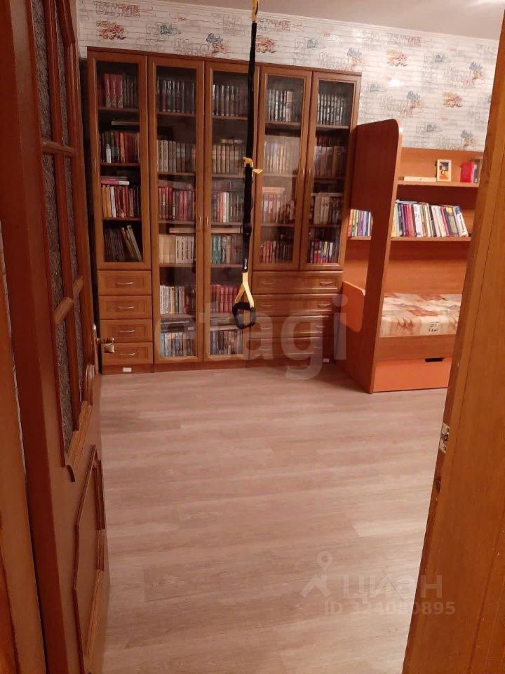 Продажа 4-комн квартиры на вторичном рынке Королев, улица Горького, 43