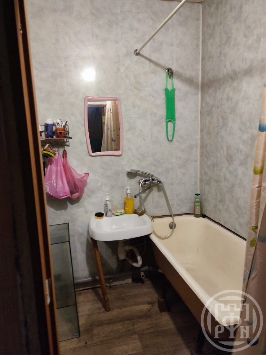 Продажа комнаты Пирогова пер.,  д. 4