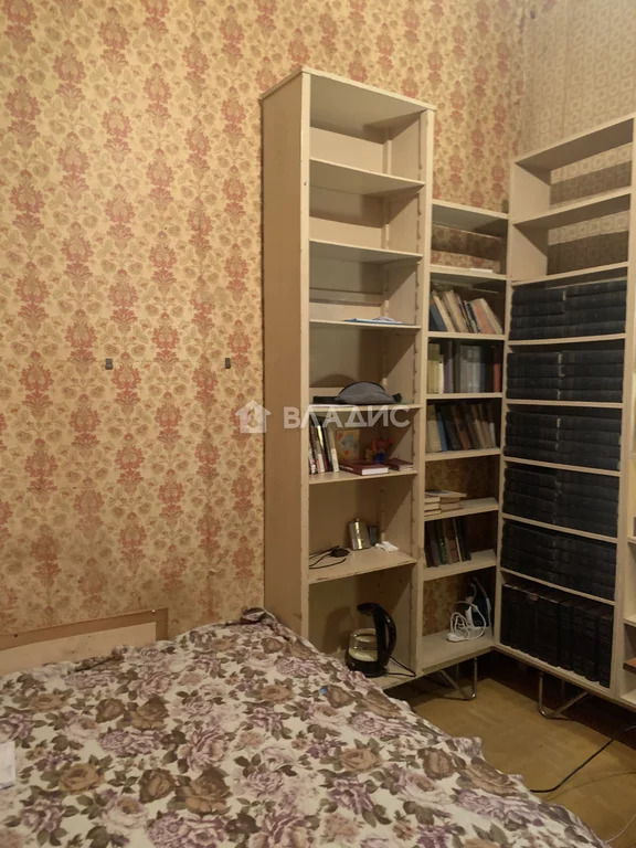 Продажа 4-комн квартиры на вторичном рынке Кадетская линия,  д. 23