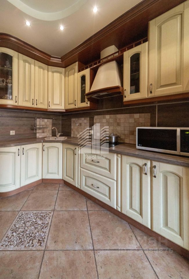 Продажа 2-комн квартиры на вторичном рынке Юбилейный мкр, улица Ленинская, 14