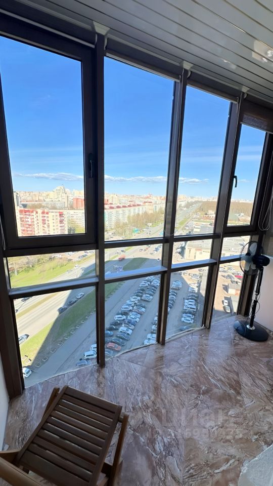 Продажа 3-комн квартиры на вторичном рынке улица Есенина, 1к1