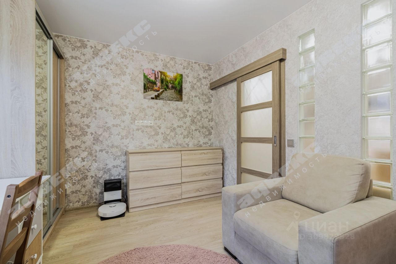 Продажа 2-комн квартиры на вторичном рынке Глухарская улица, 27к1