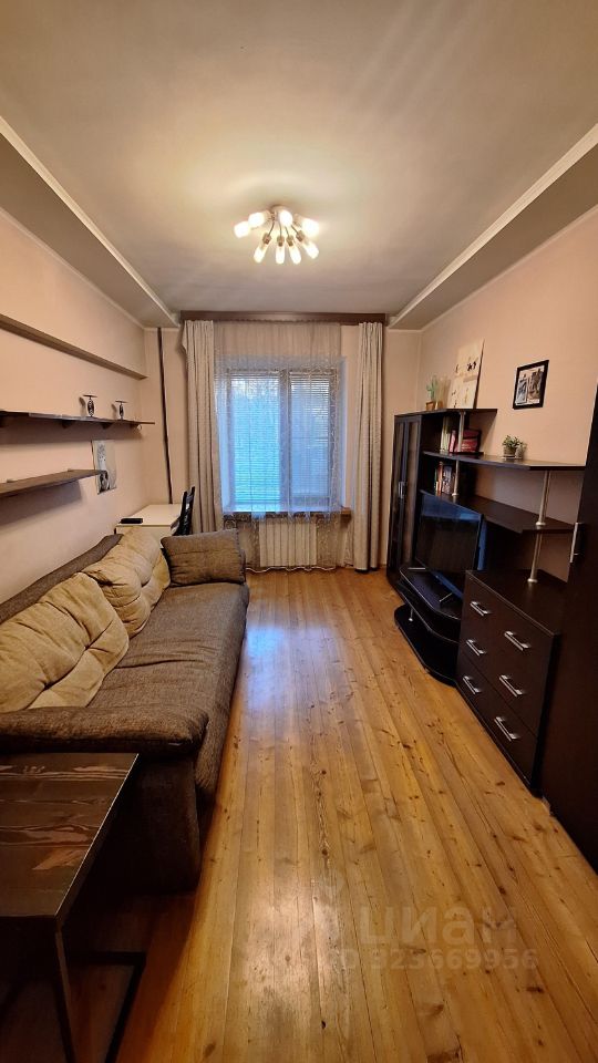 Продажа 3-комн квартиры на вторичном рынке Волжский бульвар, 30