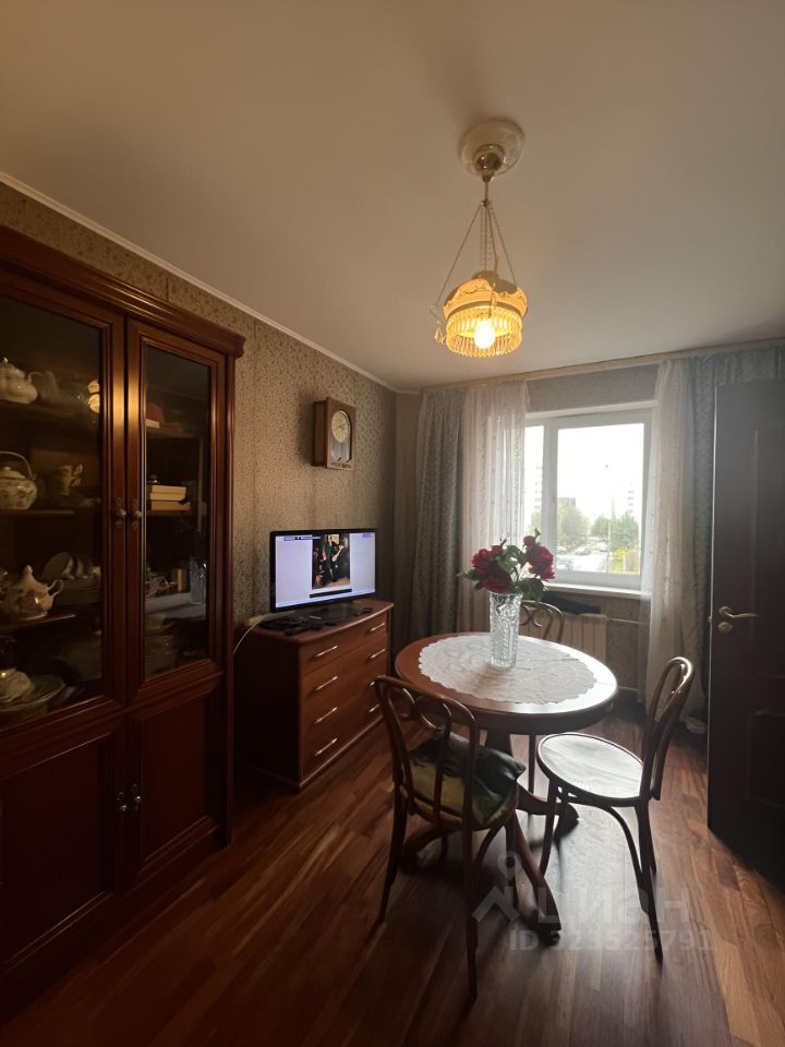 Продажа 3-комн квартиры на вторичном рынке Южный мкр, улица Московская, 21