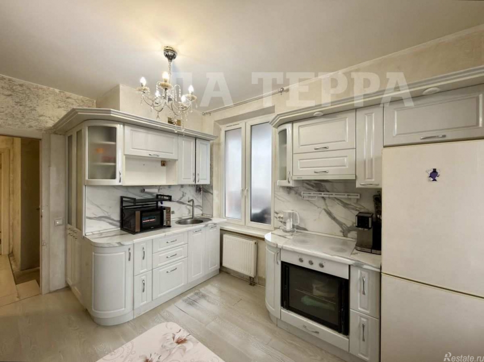 Продажа 2-комн квартиры на вторичном рынке Красногорск, Космонавтов б-р, 7