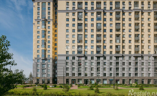 Продажа 3-комн квартиры на вторичном рынке Октябрьская наб,  д. 42