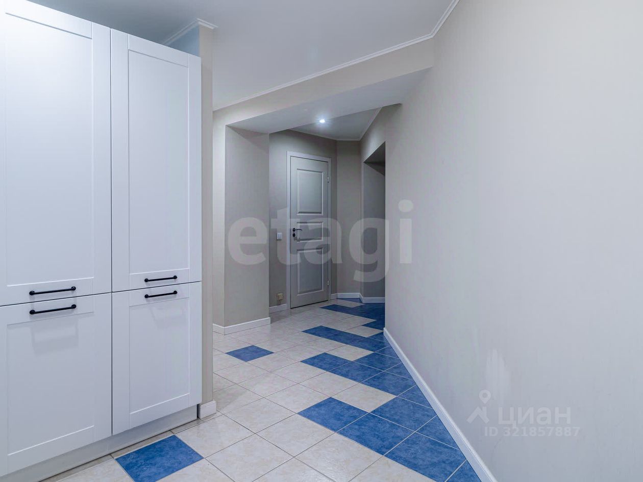 Продажа 3-комн квартиры на вторичном рынке улица Савушкина, 117к2