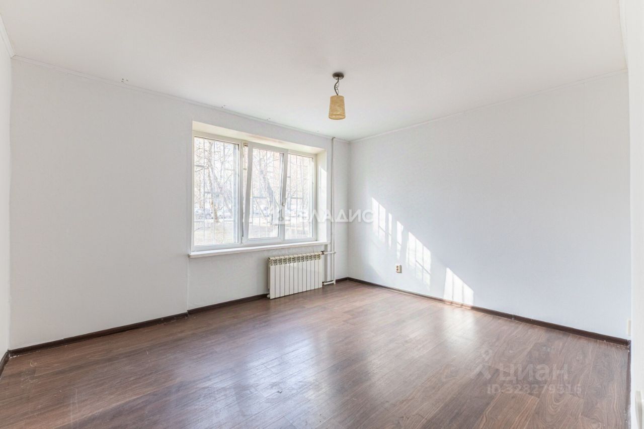 Продажа 2-комн квартиры на вторичном рынке Высокая улица, 17