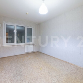 Продажа 1-комн квартиры на вторичном рынке улица Маршала Захарова,  д. 62 к1