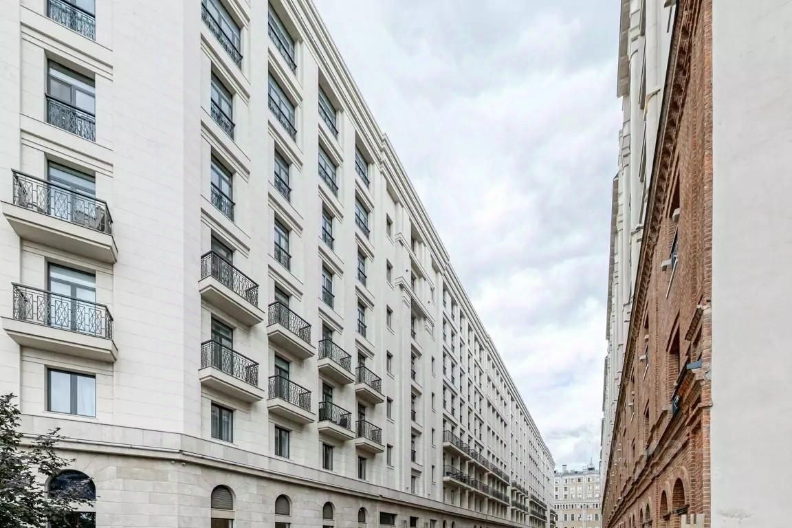 Продажа 2-комн квартиры на вторичном рынке Софийская набережная, 34