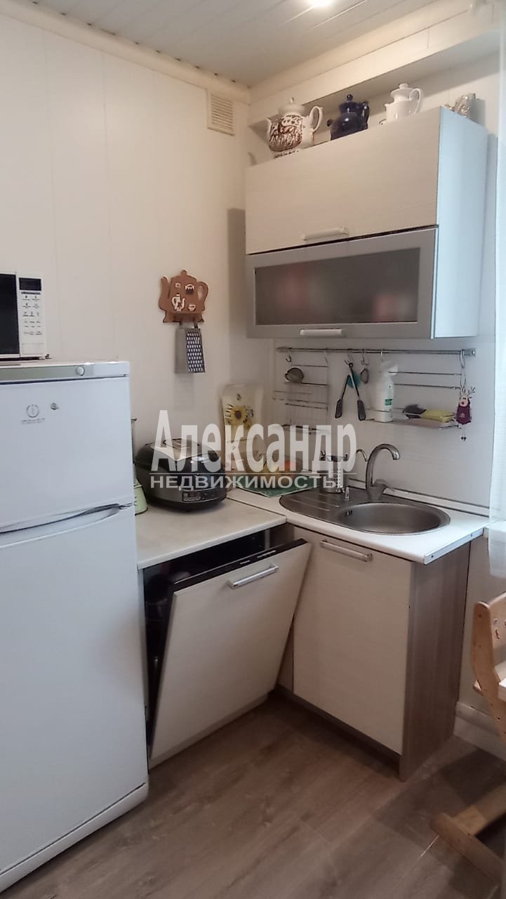 Продажа 3-комн квартиры на вторичном рынке Сестрорецк г., Писемского ул. ,  д. 2,  к. 2