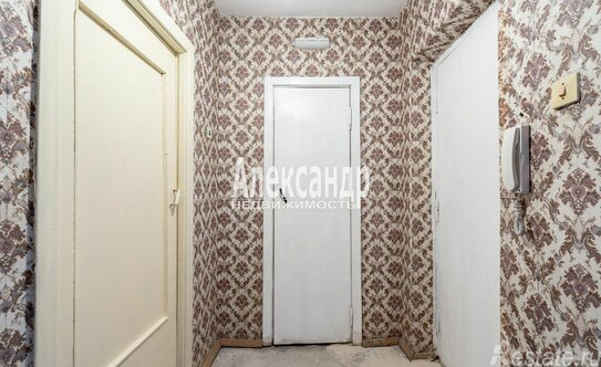 Продажа 1-комн квартиры на вторичном рынке Северный пр-кт,  д. 93,  к. В