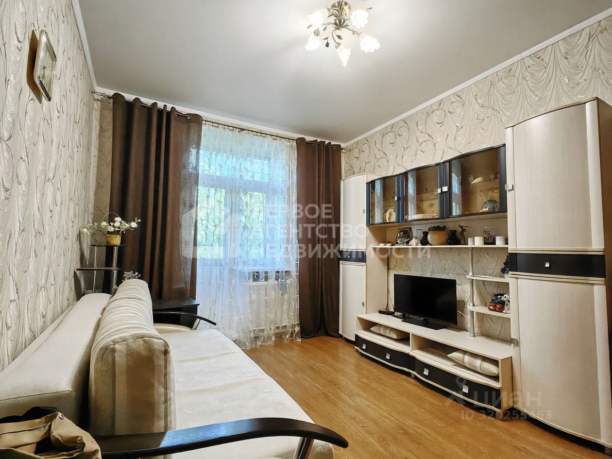 Продажа 3-комн квартиры на вторичном рынке Серпухов, улица Макошина, 40Б