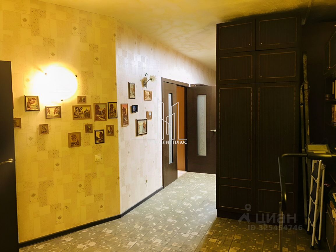 Продажа 3-комн квартиры на вторичном рынке улица Шелгунова, 9к1