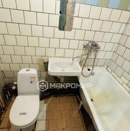 Продажа 1-комн квартиры на вторичном рынке улица Коммуны,  д. 13