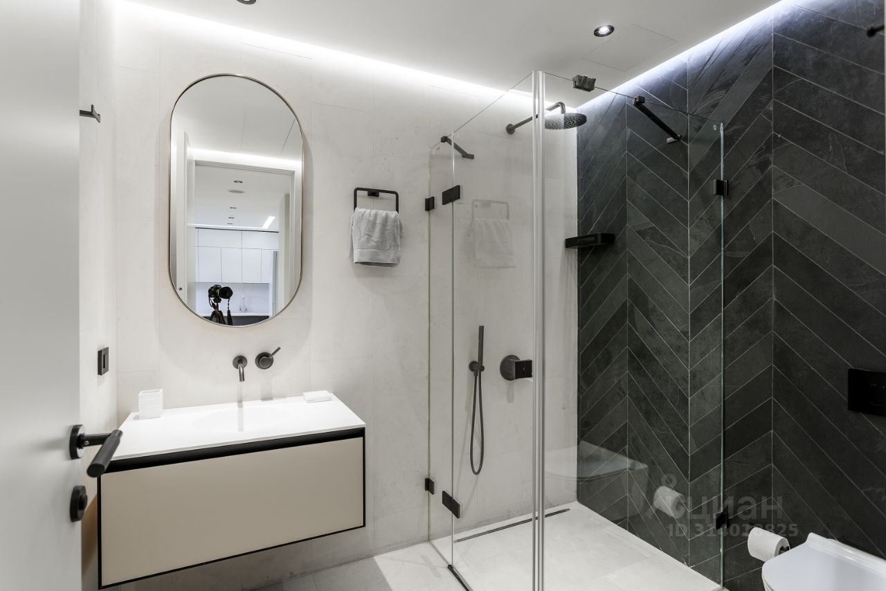 Продажа 2-комн квартиры на вторичном рынке Поклонная улица, 9