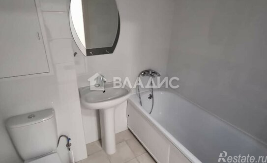 Продажа 3-комн квартиры на вторичном рынке Саларьевская ул,  д. 9