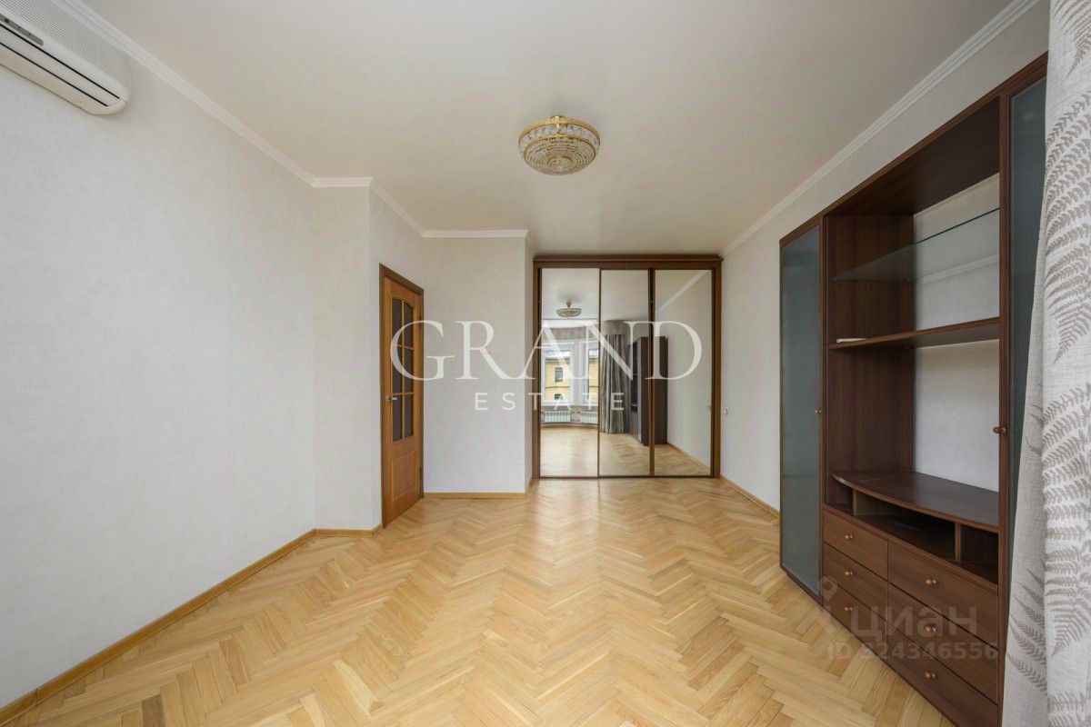 Продажа 1-комн квартиры на вторичном рынке переулок Луков, 8